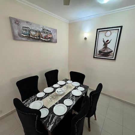 Thomas Guest House Исламабад Екстериор снимка