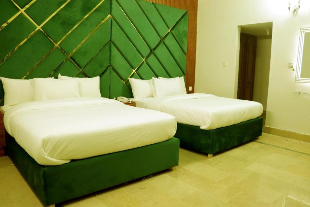 Thomas Guest House Исламабад Екстериор снимка