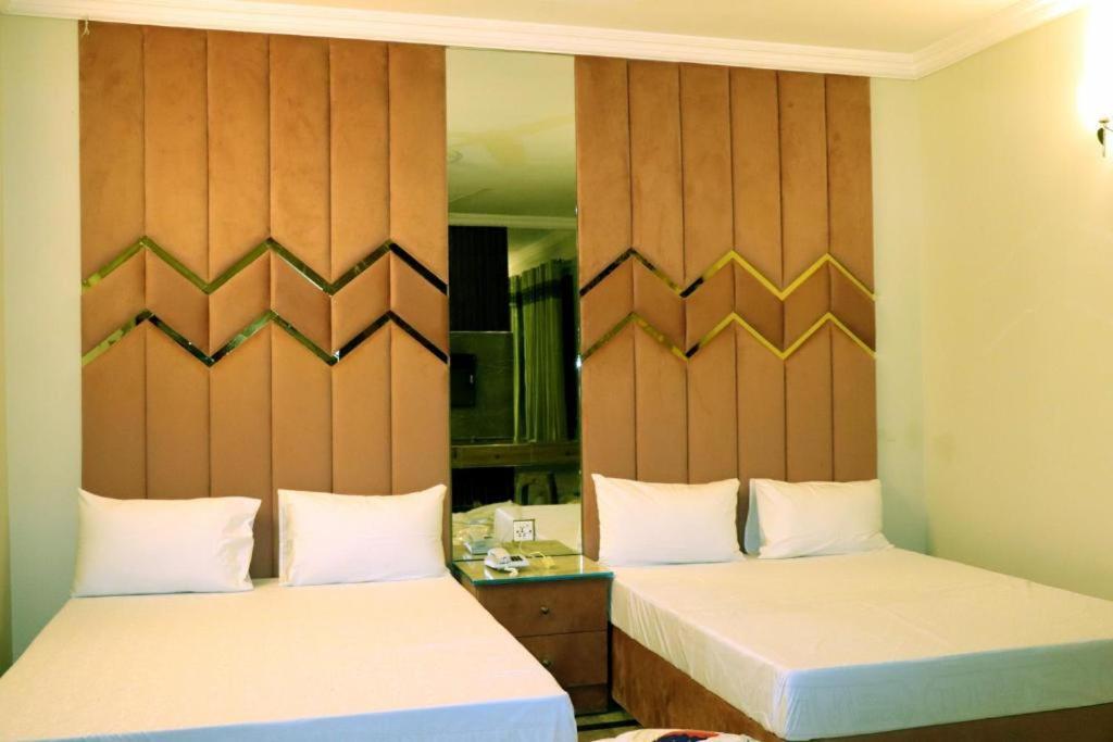 Thomas Guest House Исламабад Екстериор снимка