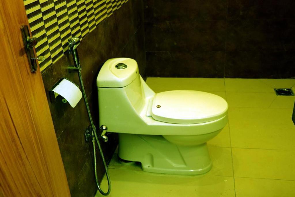 Thomas Guest House Исламабад Екстериор снимка