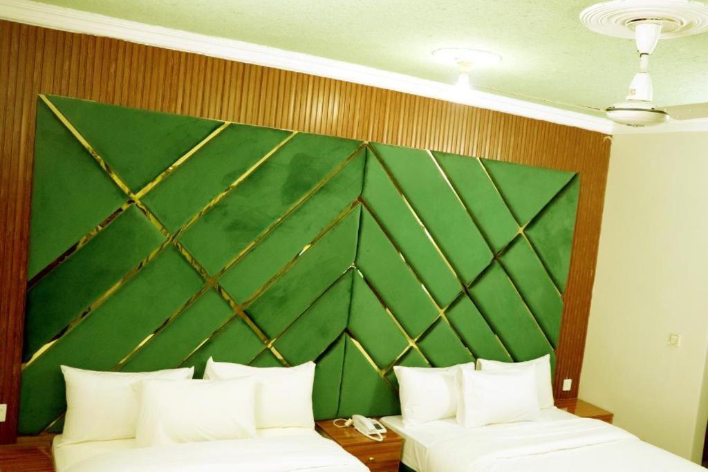 Thomas Guest House Исламабад Екстериор снимка